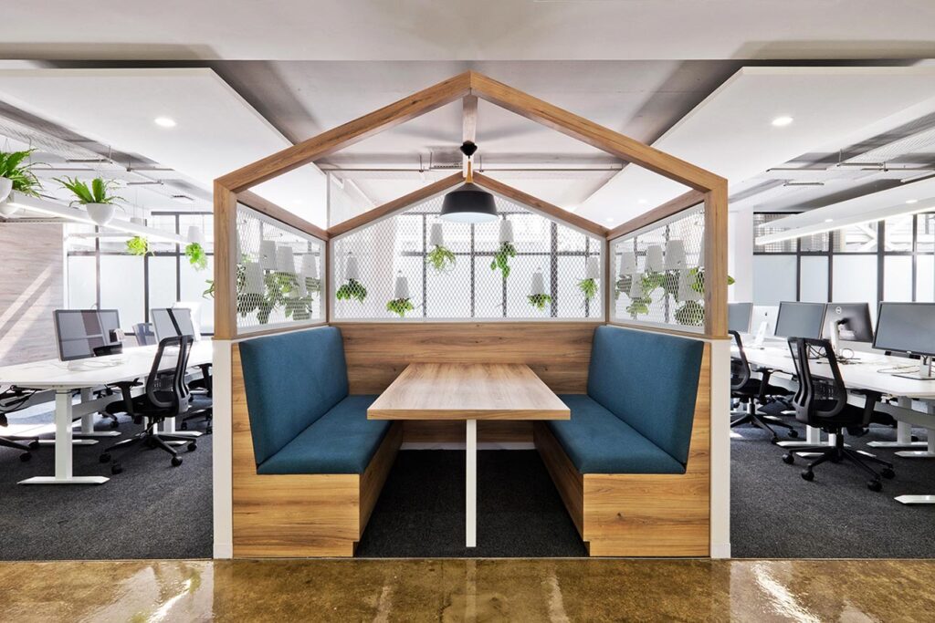 Uber commercial open plan flexible workstations design