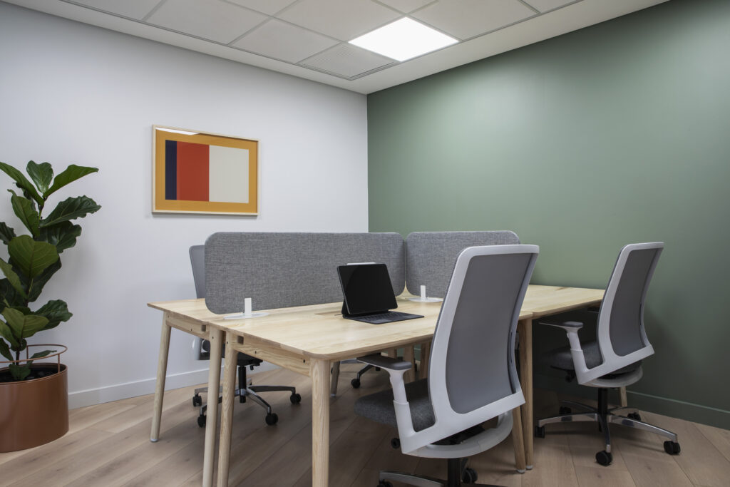 Modern office fitout furniture for guild workstations