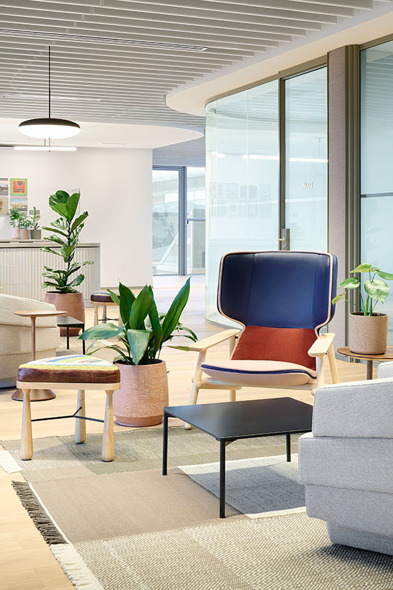 South 32 - Commercial interior-design - Build office lounge